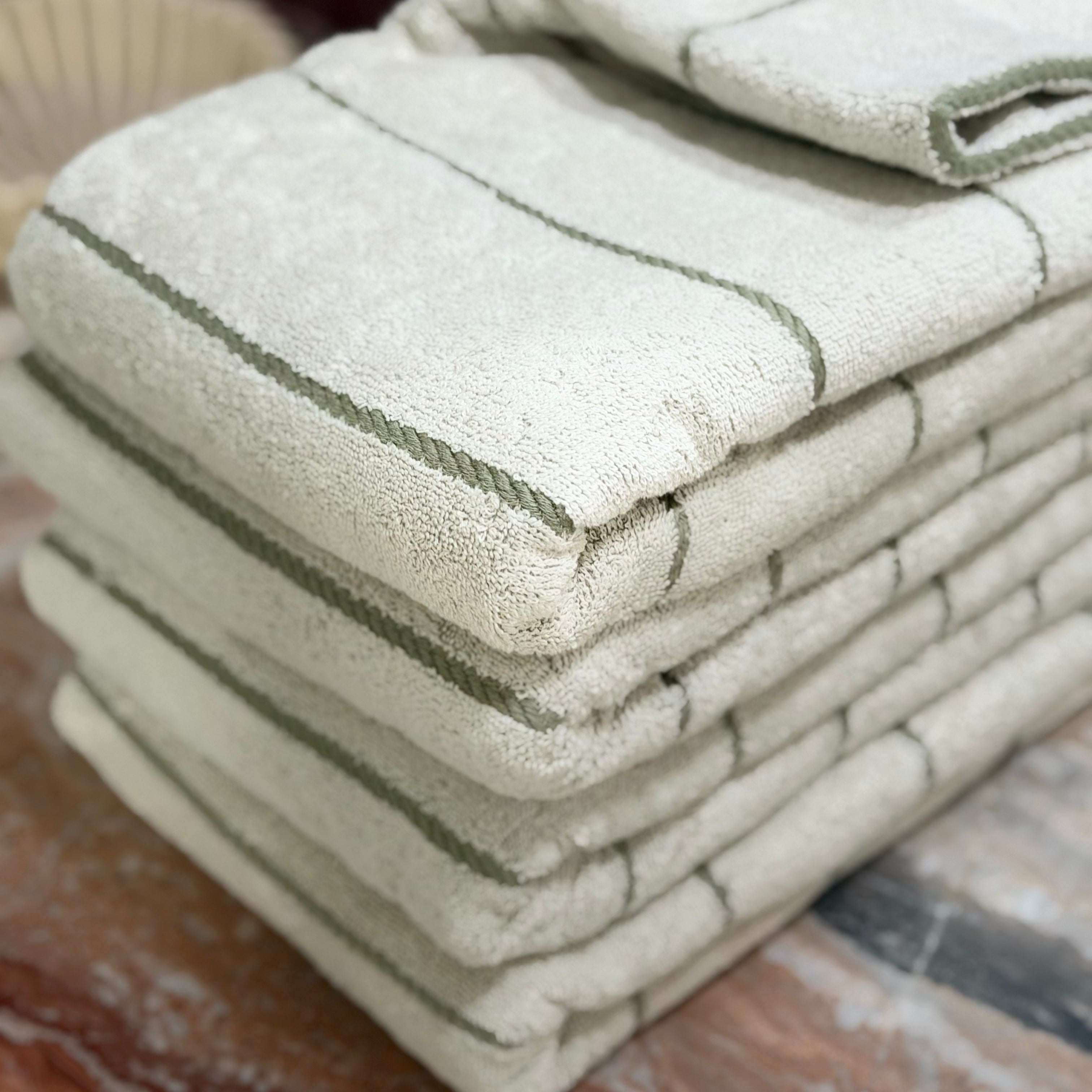 LUCINDA TOWEL - GREEN TEA