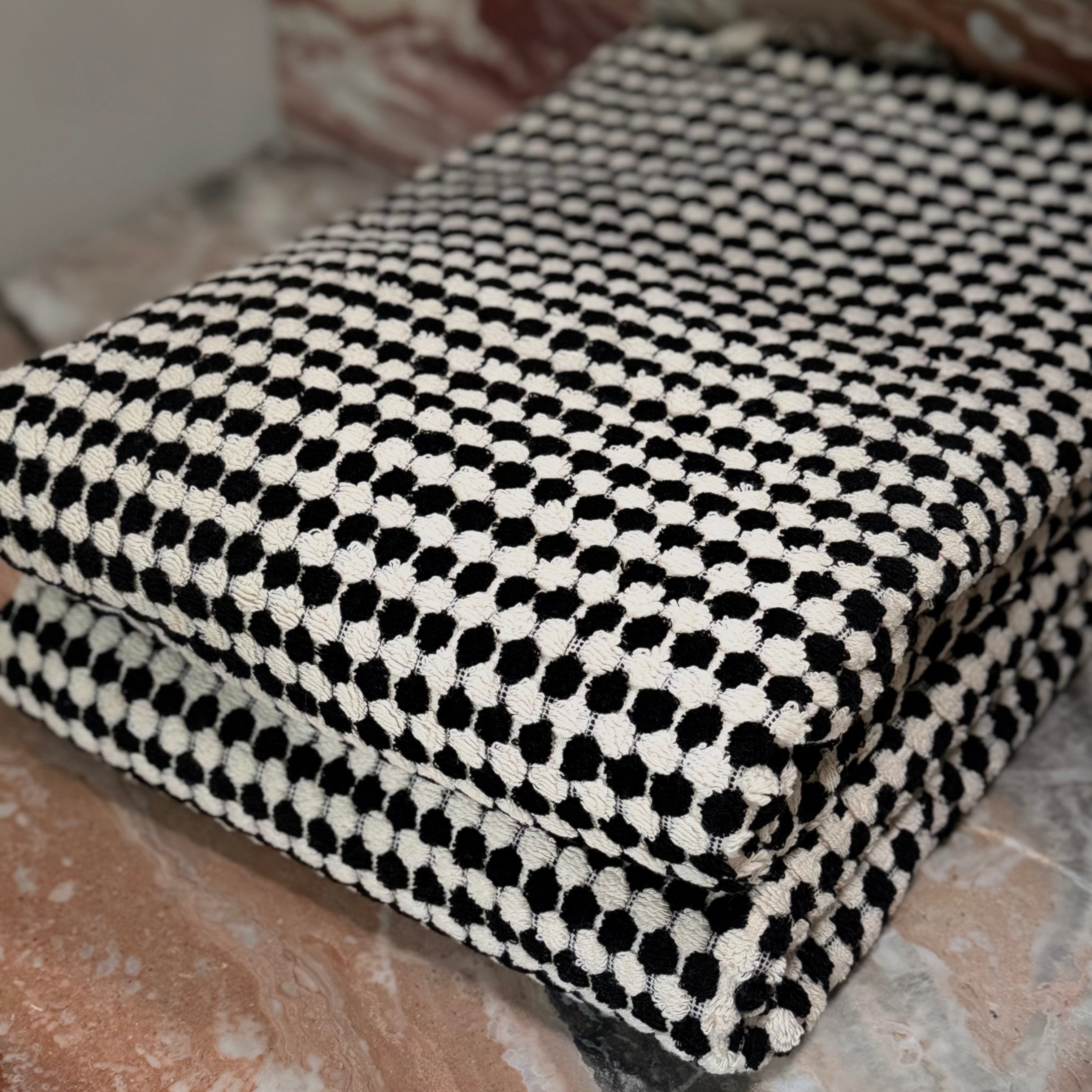 CRESCENT TOWEL - BLACK & WHITE