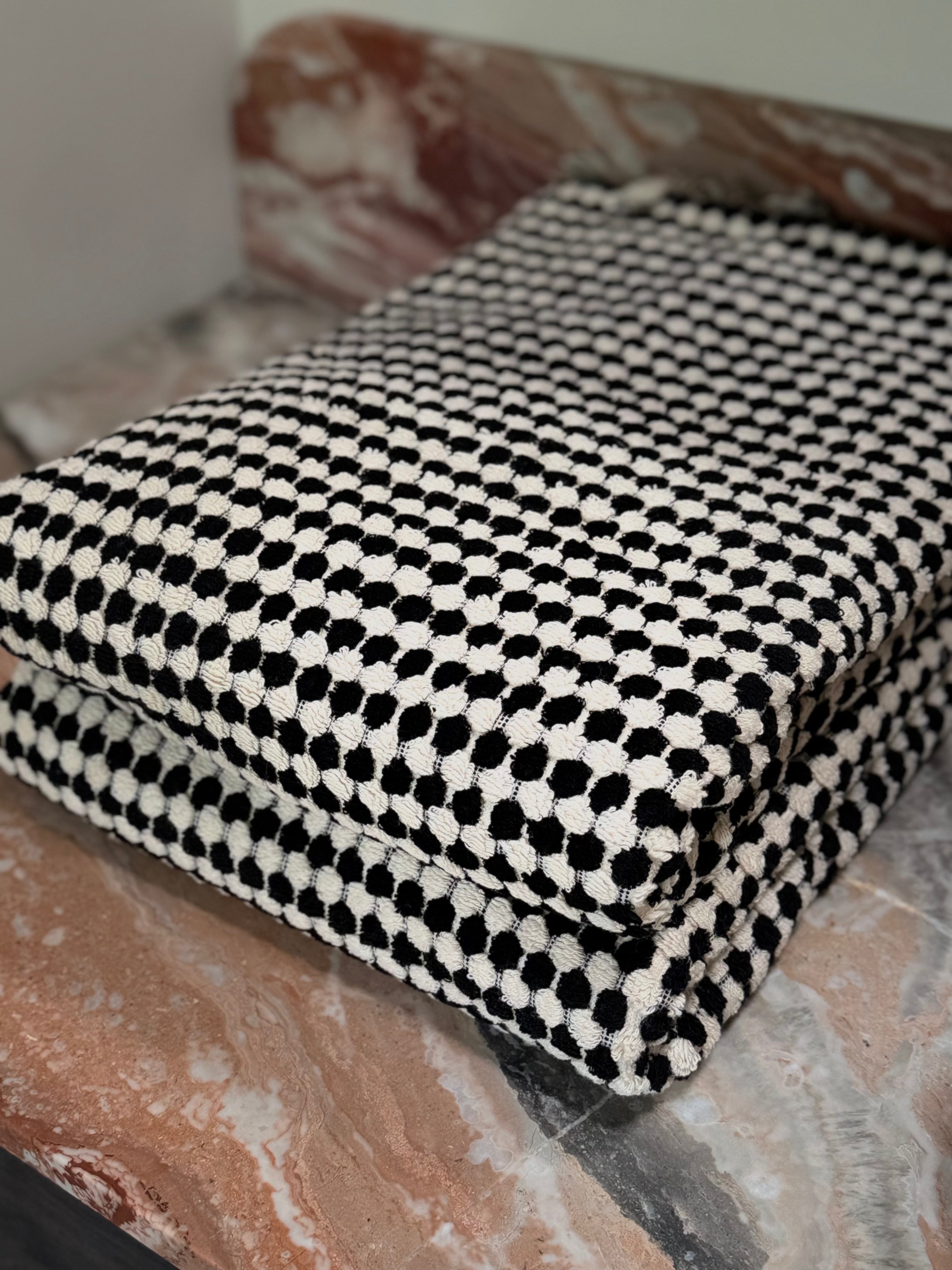 CRESCENT TOWEL - BLACK & WHITE