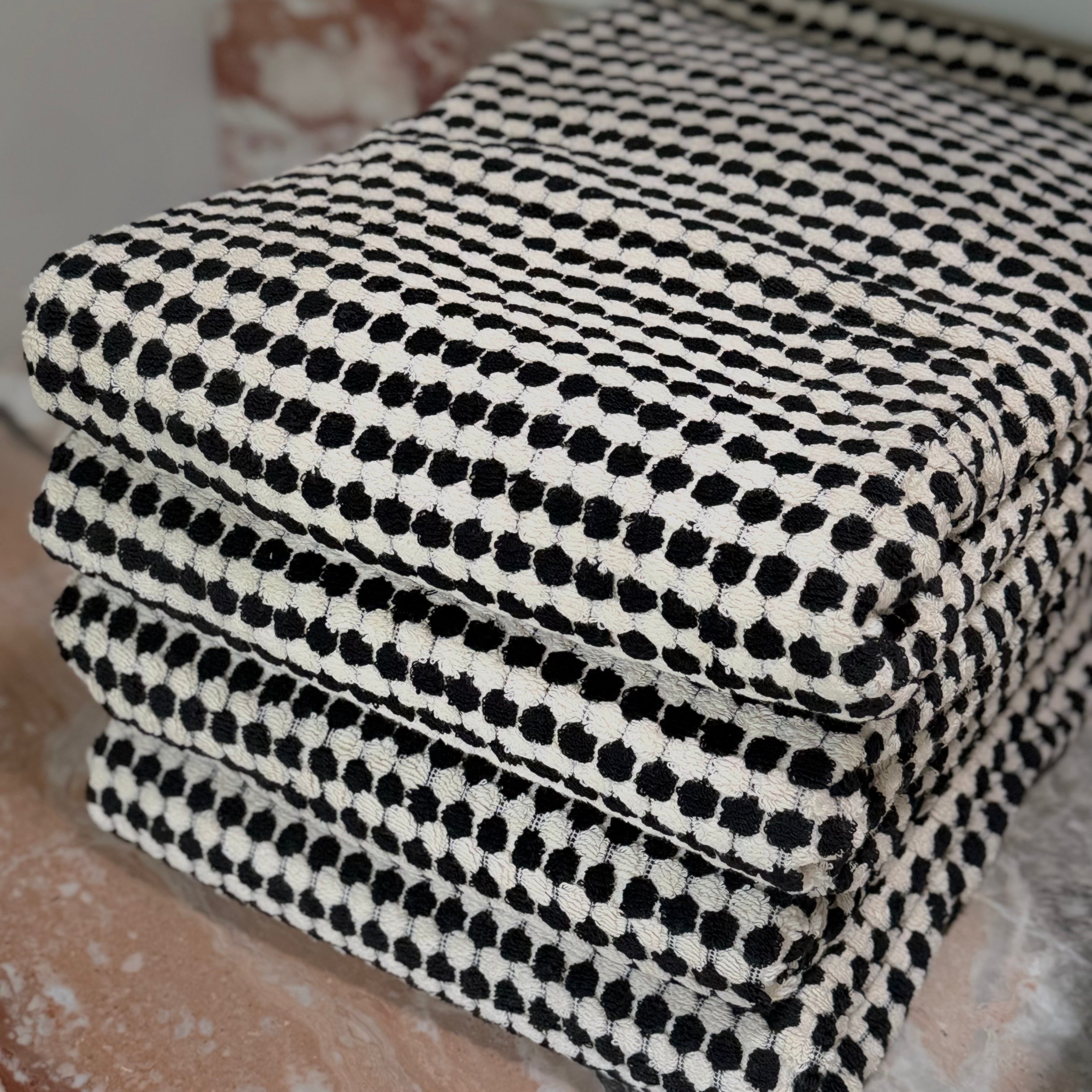 CRESCENT TOWEL - BLACK & WHITE