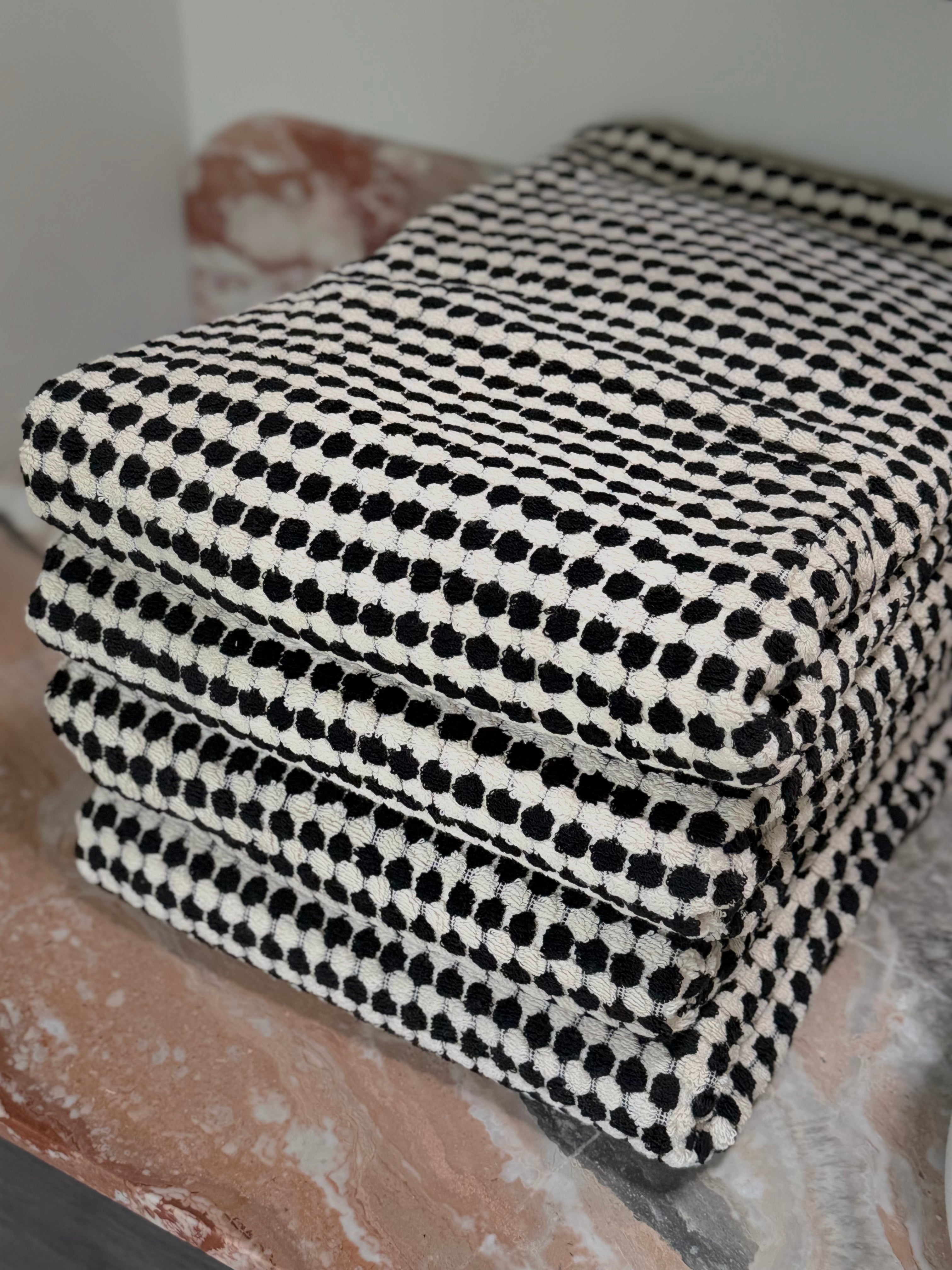 CRESCENT TOWEL - BLACK & WHITE